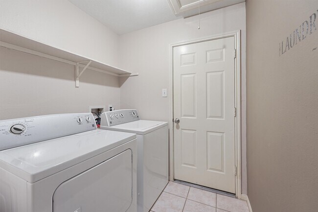Building Photo - 26893 Palace Pines Dr