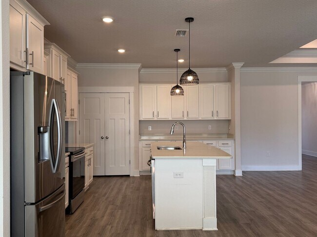 Building Photo - 6124 Cherry Hill Cir