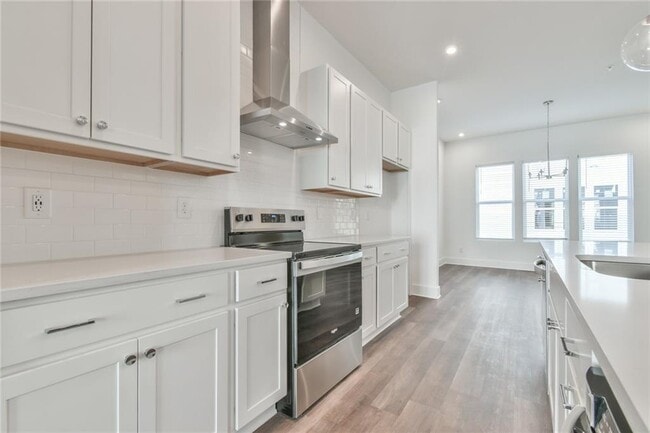 Building Photo - 490 Harmony Ter NW