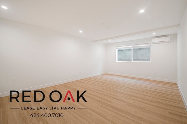 Building Photo - 6738 Independence Ave