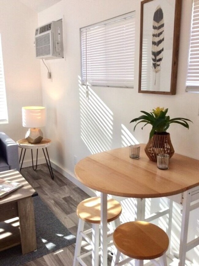 Building Photo - 1178 E 8th St