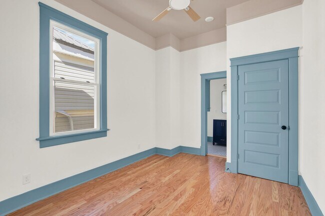 Building Photo - Eastside Beauty