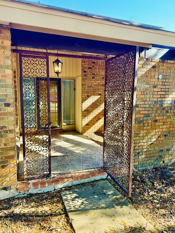 Building Photo - 3531 Edgefield Rd