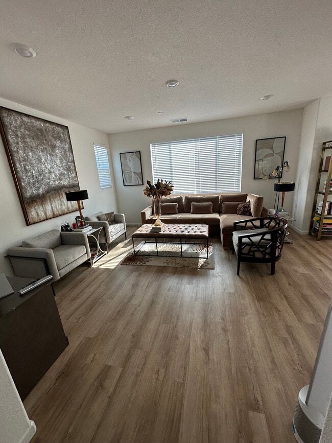 Building Photo - 2295 Iron Point Rd