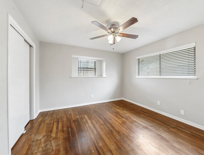 Building Photo - 5807 Burlinghall Dr