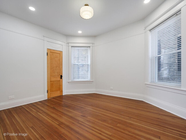 Building Photo - 1415 W George St