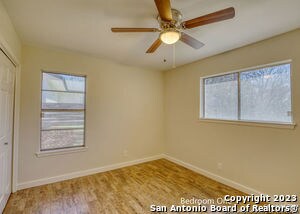Building Photo - 922 Clearview Dr