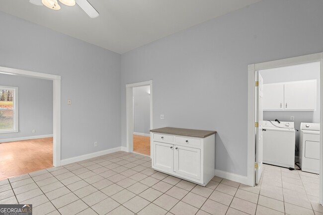 Building Photo - 235 Jenkins Rd