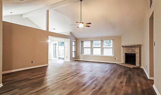 Building Photo - 2627 S Brompton Dr