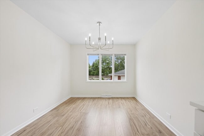 Building Photo - 801 Barnsdale Rd