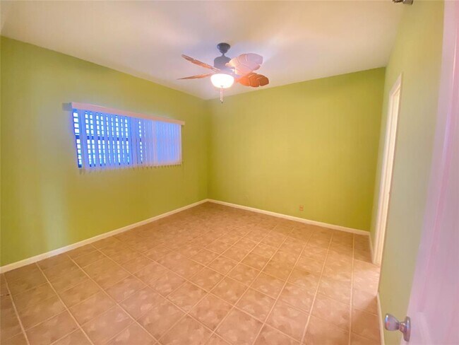 Building Photo - 7700 Seawall Blvd