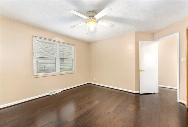Building Photo - 5647 Antioch Rd