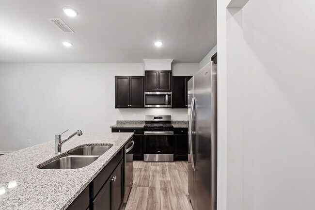Building Photo - Modern 3-Bedroom Townhome in Solana, Durham!