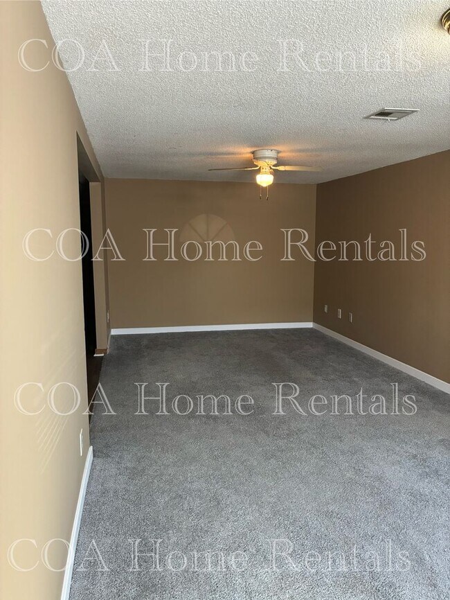 Building Photo - Spring Ave