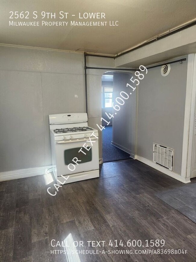 Building Photo - 2562 S 9th St