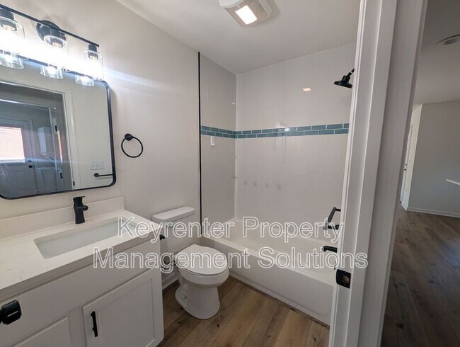 Building Photo - 55 Breezewood Dr