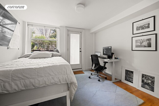 Building Photo - 57 Middagh St