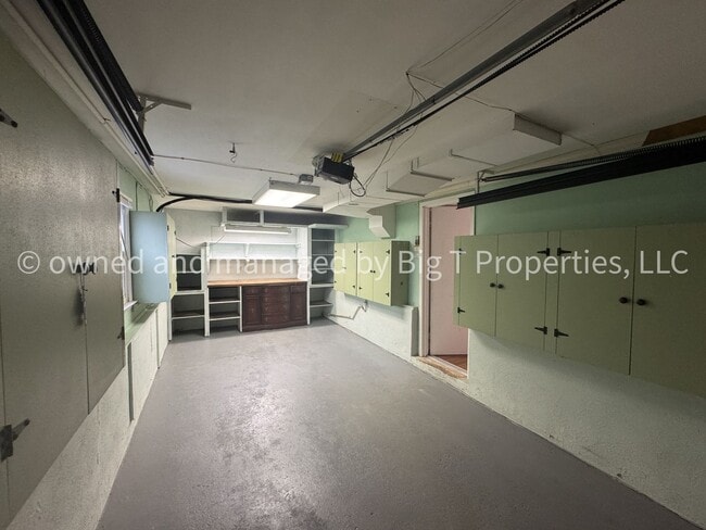 Building Photo - 3 Bedroom Home Available For Rent!