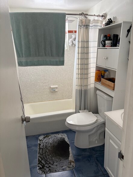 Building Photo - 2238 Monroe St