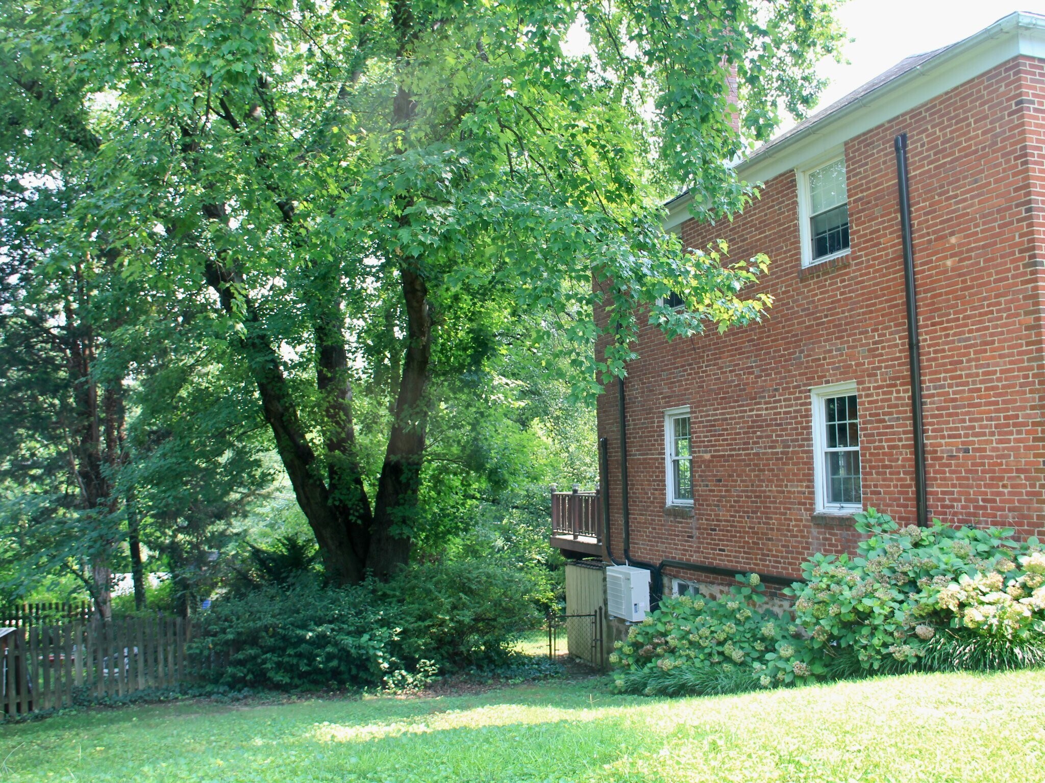 Building Photo - 6107 Maylane Dr