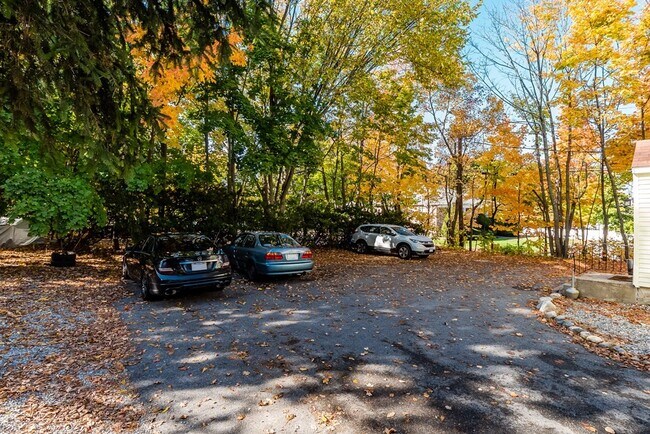 Building Photo - 179 Main St