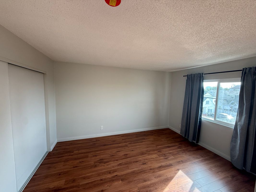 Building Photo - 400 N Hobart Blvd