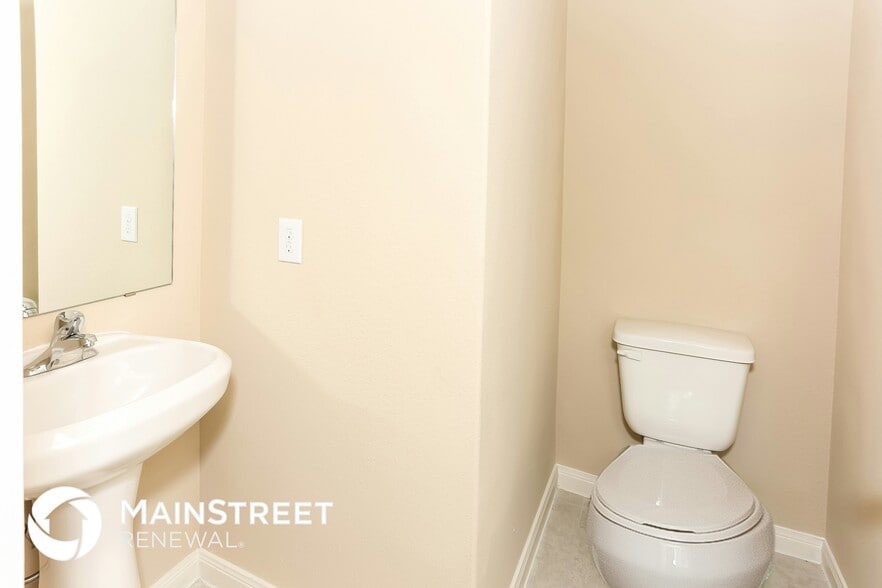 Building Photo - 1421 Park Trails Blvd