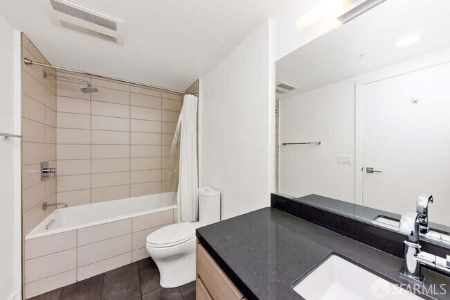 Building Photo - 718 Long Bridge St