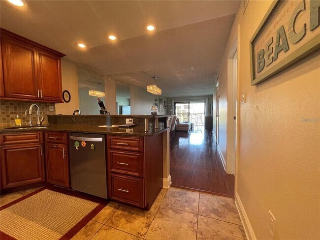 Building Photo - 7150 Sunset Way