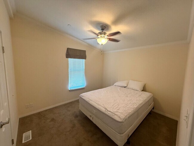 Building Photo - Spacious 3-bedroom, 2-bathroom home in the desirable College Area of San Diego
