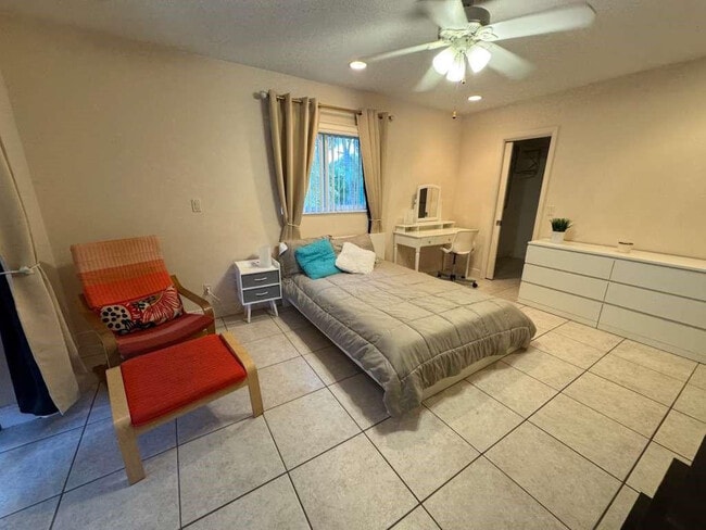 Building Photo - 1726 NW 82nd Ave