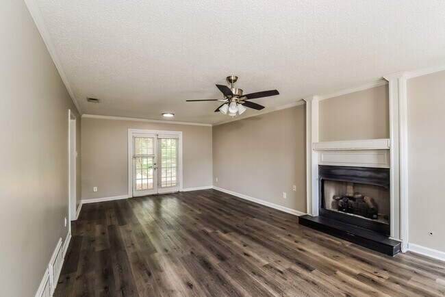 Building Photo - 3041 Delvan Cove