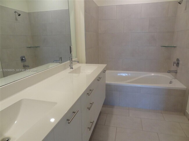 Building Photo - 4670 NW 84th Ave