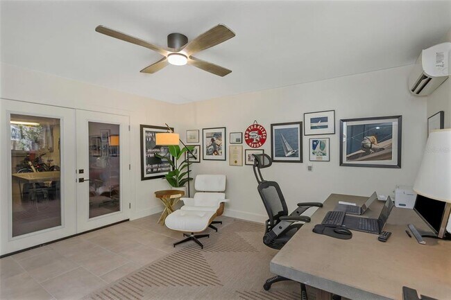 Building Photo - 375 Madeira Cir