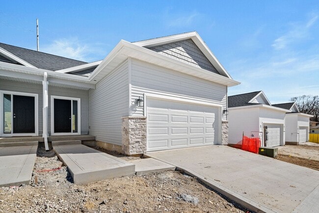 Building Photo - Brand New Townhome - Incredible Space