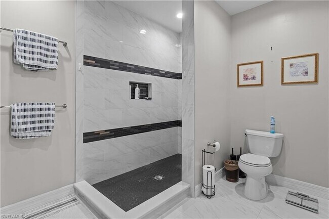 Building Photo - 8310 Big Acorn Cir