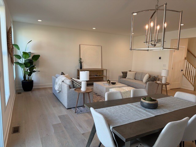 Building Photo - 11 Cloverleaf Ln