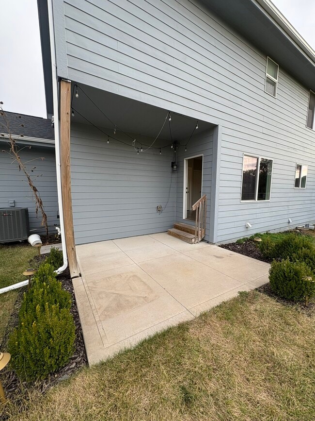 Building Photo - 16314 Springbrook Trl