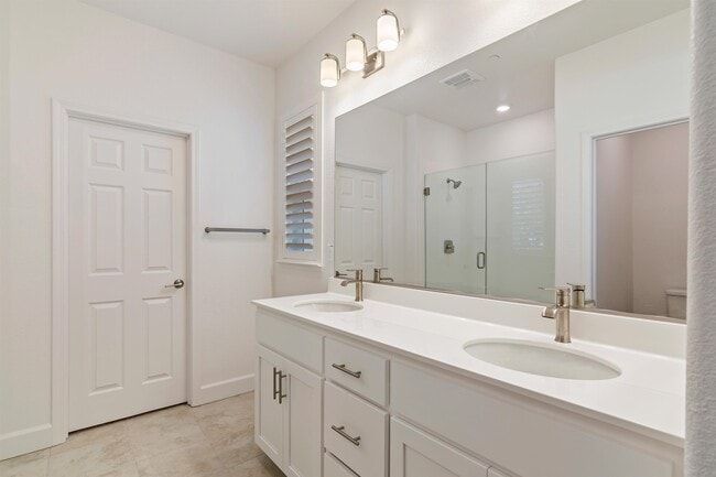 Building Photo - 3012 Vasquez Ct