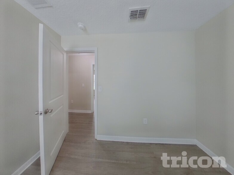 Building Photo - 3170 Bethpage Loop