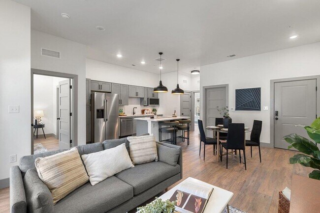 Building Photo - 2450 Wickersham Ln