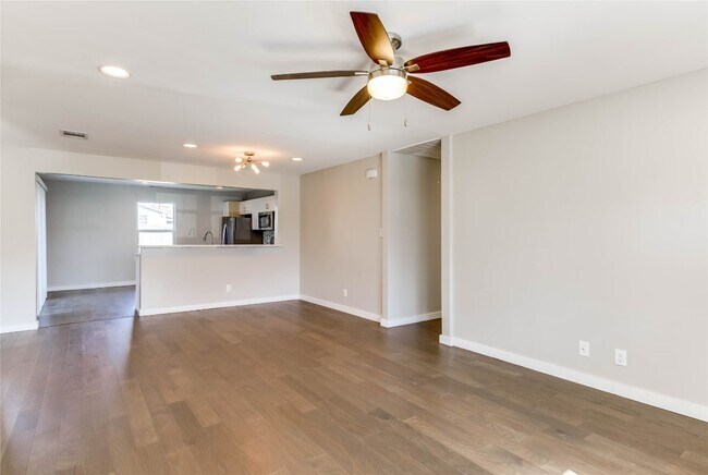 Building Photo - 4702 Bandera Rd