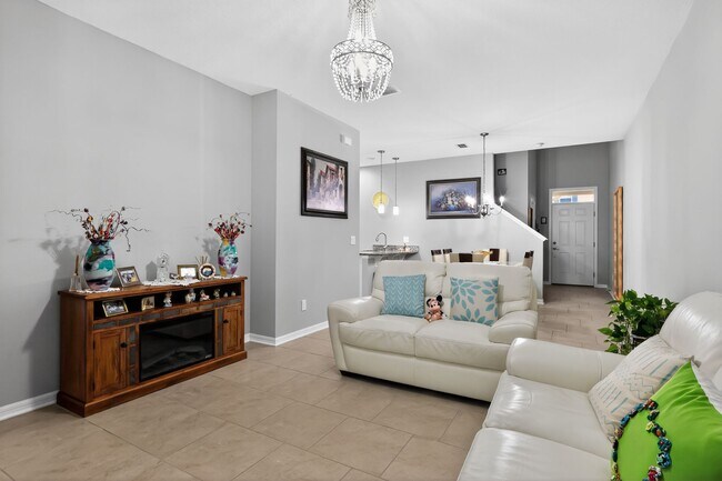 Building Photo - 17523 Promenade Dr