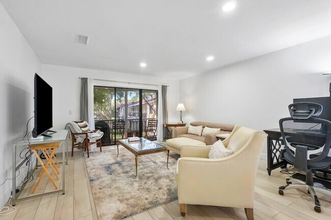 Building Photo - 8436 Cypress Ln