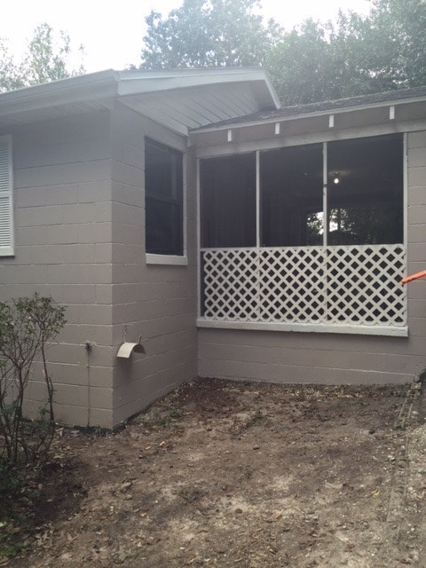Building Photo - 2 Bed 1 Bath Home | Carport | Pet Friendly with Fenced Yard | Washer Dryer Hook Ups | Section 8 W...