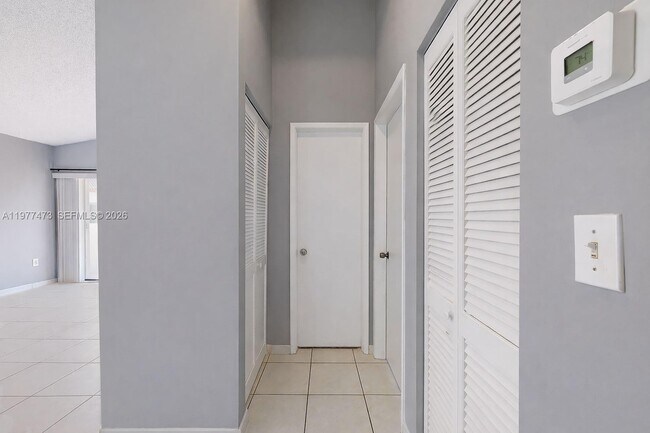 Building Photo - 7525 SW 153rd Pl