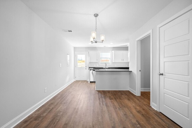 Building Photo - 919 Martin St