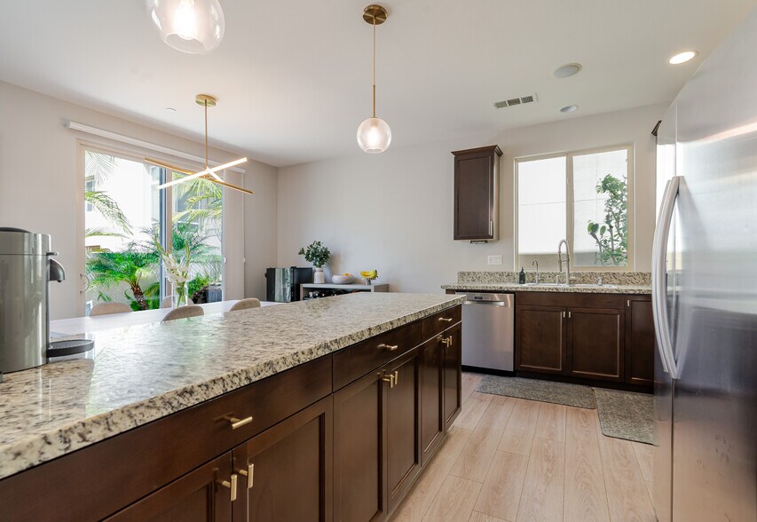 Building Photo - 12017 Rock Creek Ct
