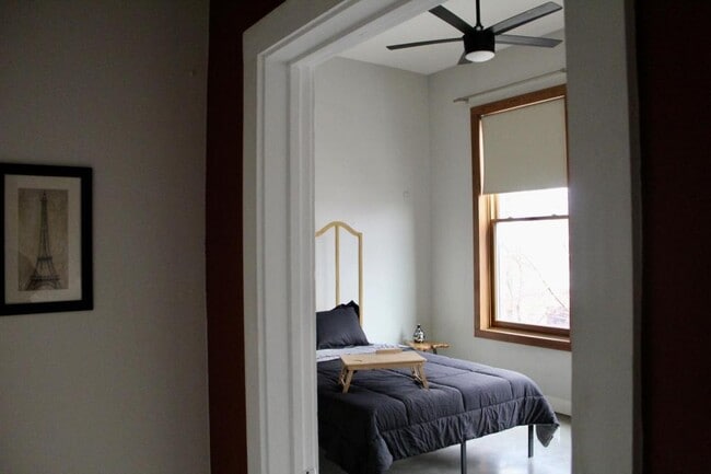 Building Photo - 2502 Live Oak St