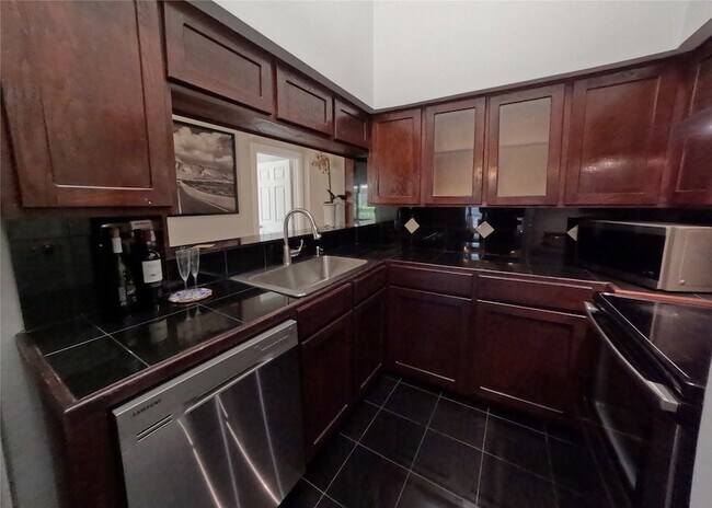 Building Photo - 1881 Bering Dr